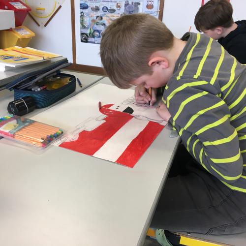 Schüler beim Zeichnen
