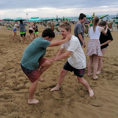 Schüler:innen beim Martial-Arts