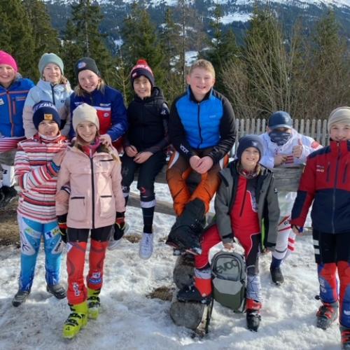 Gruppenfoto der teilnehmenden Schüler:innen