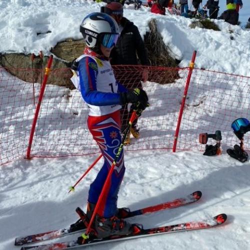 Schüler:innen auf der Piste