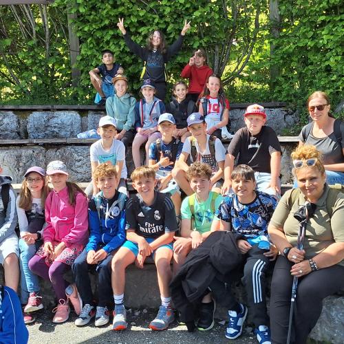 Kindergruppe auf einem Wandertag