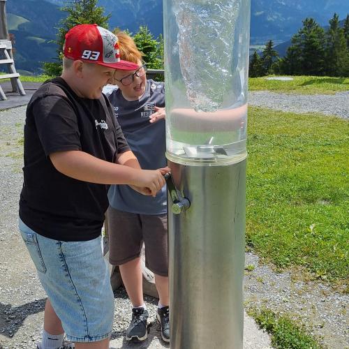 Kindergruppe auf einem Wandertag
