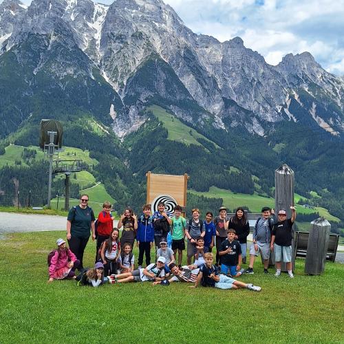 Kindergruppe auf einem Wandertag