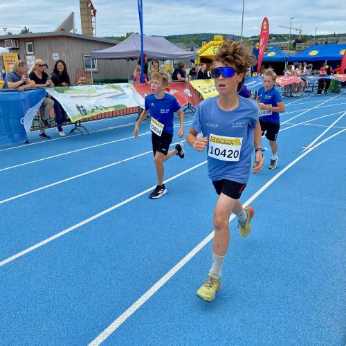 Schüler:innen beim Laufcup