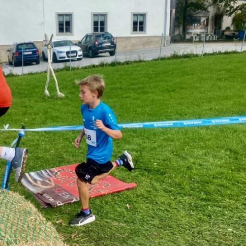 Schüler beim Crosslauf