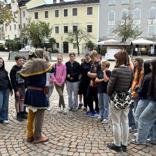 Stadtführung in Brixen mit Schauspieler:innen