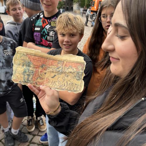 Schüler:innen auf den Spuren der Elefanten in Brixen