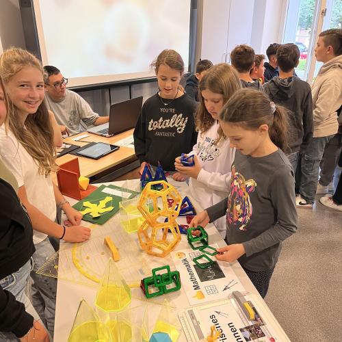 Schüler:innen beim Umwelttag