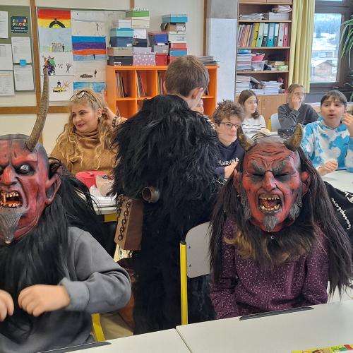 Krampusse in der 2a