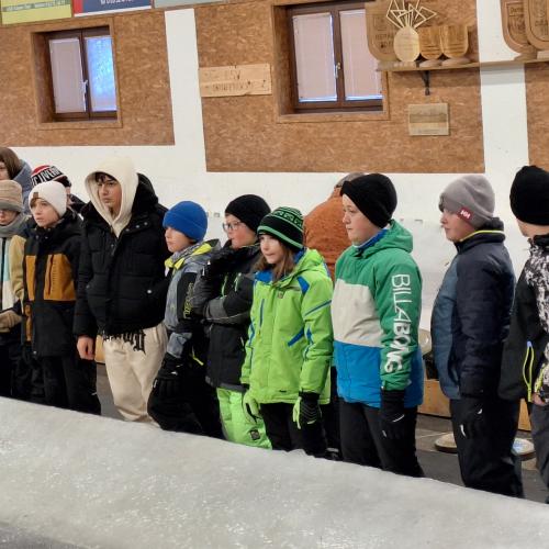 Schüler:innen der 2a bei der Winter-Erlebniswoche