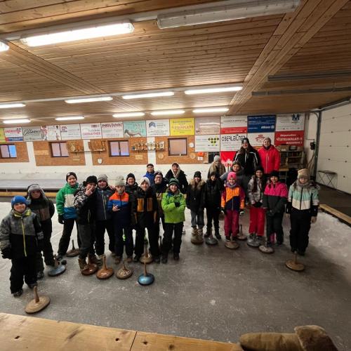 Schüler:innen der 2a bei der Winter-Erlebniswoche