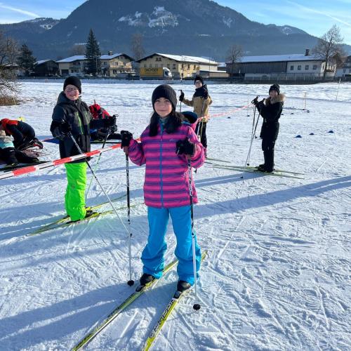 Schüler:innen der 2a bei der Winter-Erlebniswoche