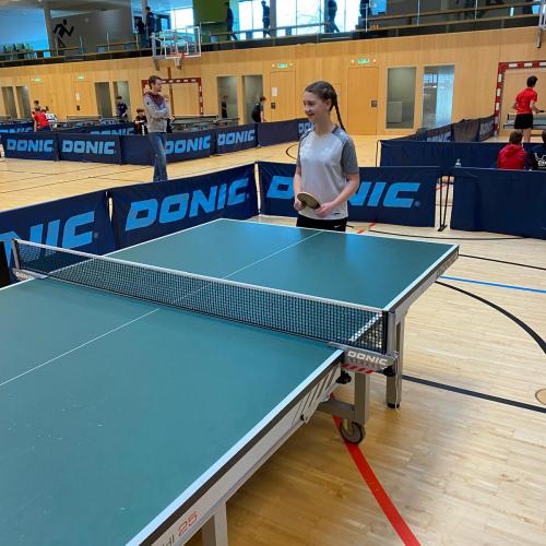 Schüler:innen beim Tischtennisturnier