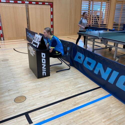 Schüler:innen beim Tischtennisturnier