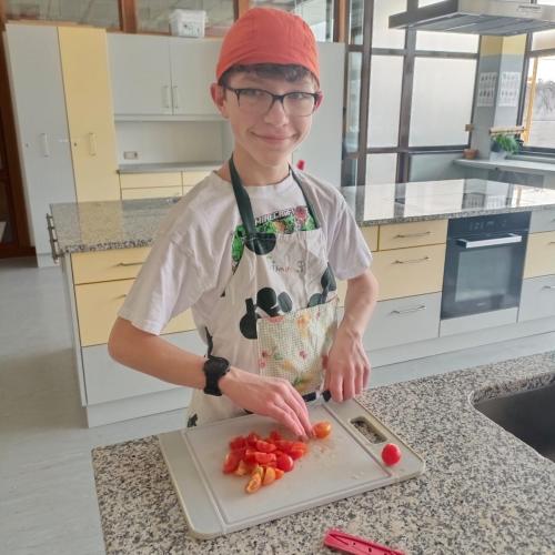 Schüler:innen der 3c beim Kochen