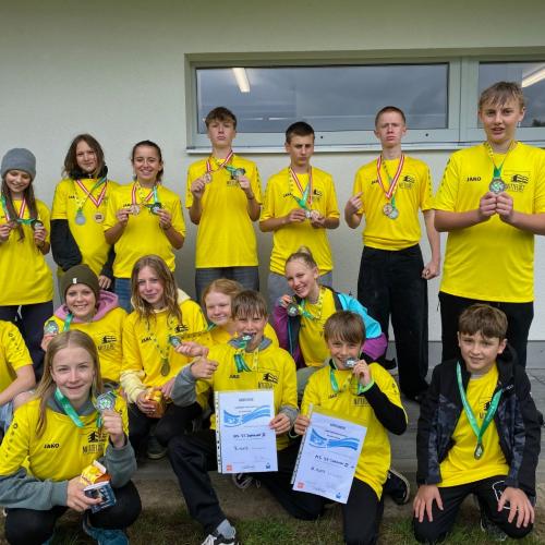 Schüler:innen beim Aquathlon