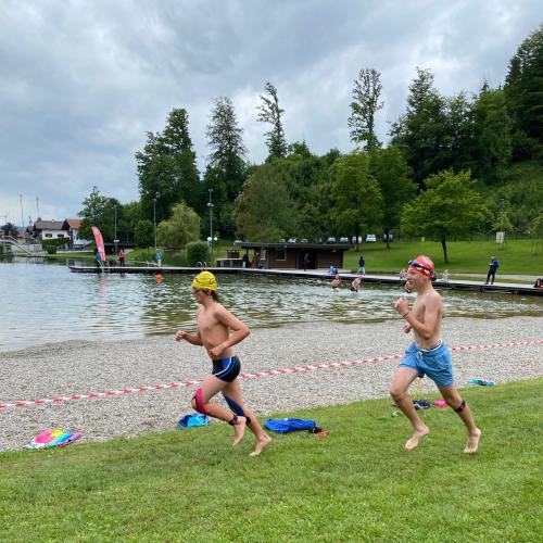Schüler:innen beim Aquathlon