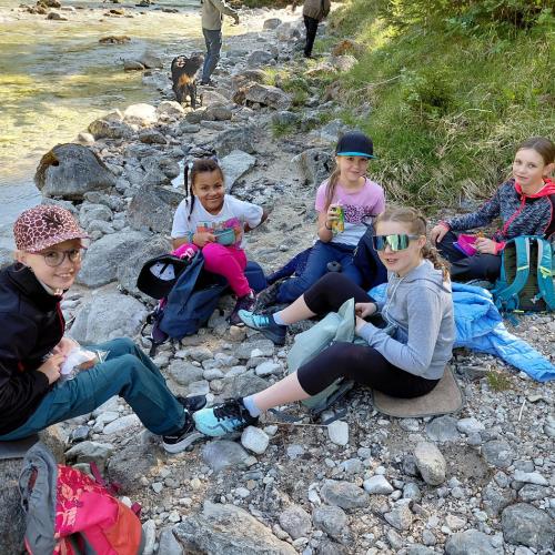 Schüler:innen in Brandenberg