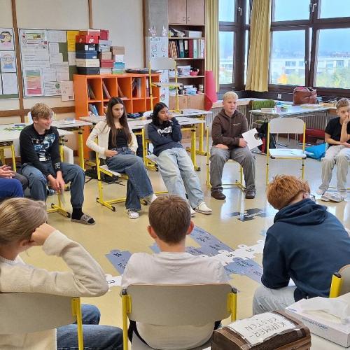 Schüler:innen beim Under18 Projekt