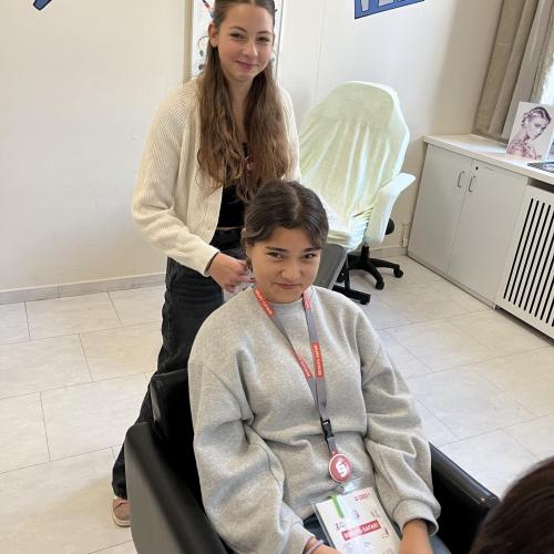 Schülerinnen bei der Berufssafari