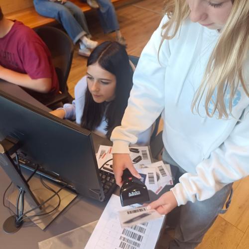 Schülerinnen bei der Berufssafari