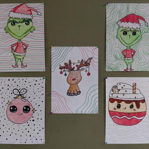 Grinch, Rentier, heiße Schokolade & Weihnachtskugel