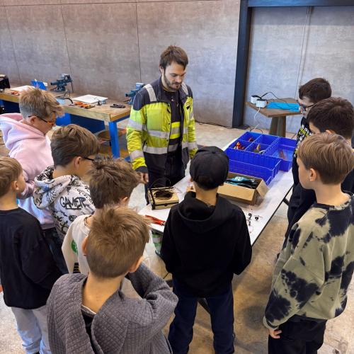 Schüler:innen beim MINT-Workshop