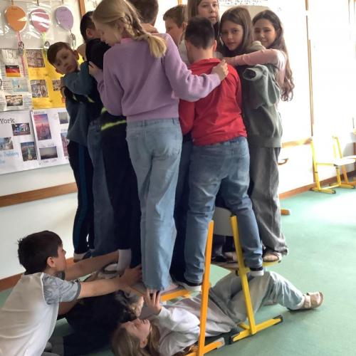 Schüler:innen im Fach Soziales Lernen