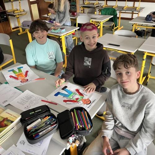 Schüler:innen bei der Buddy-Ausbildung