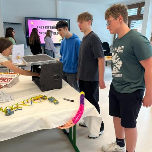 Schüler:innen beim Berufsfestival