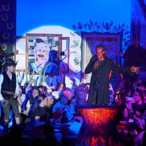 Personen die beim Musiktheater mitwirken