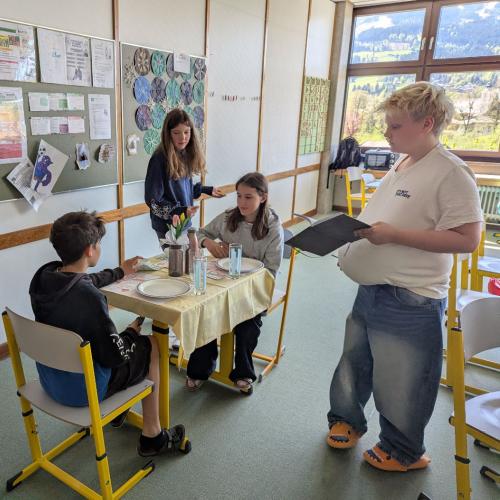 Schüler:innen im Englischunterricht