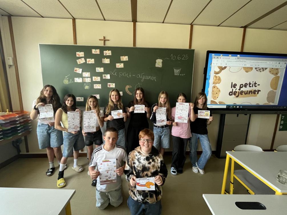 Schüler:innen im Französisch- Unterricht