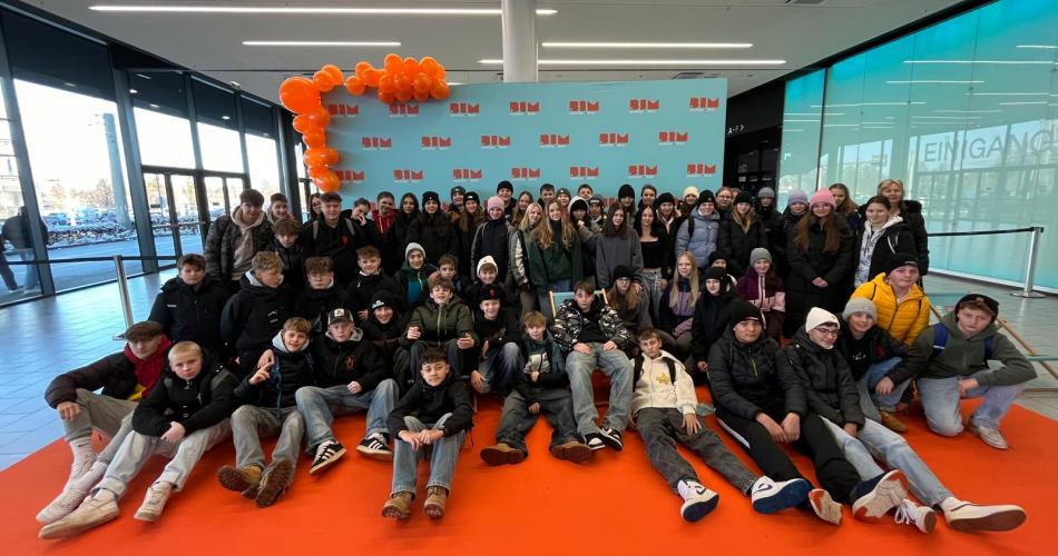 Schüler:innen bei der BIM