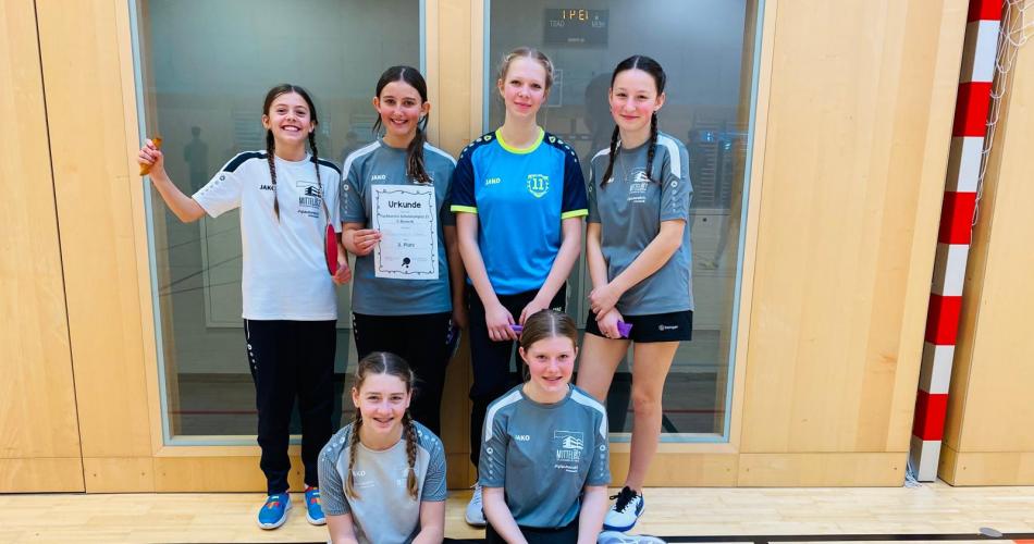 Schüler:innen beim Tischtennisturnier