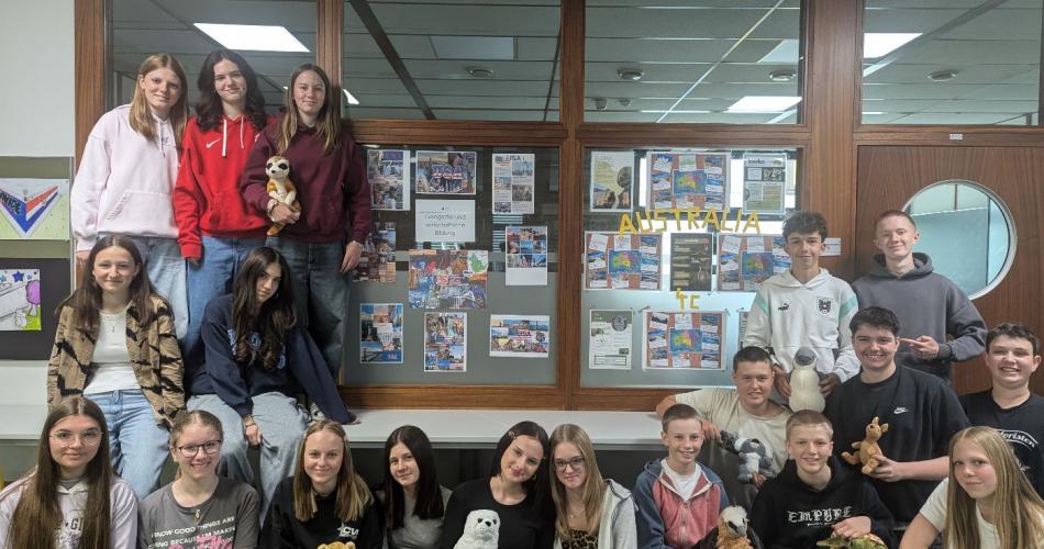 Schüler:innen beim English-Projekt