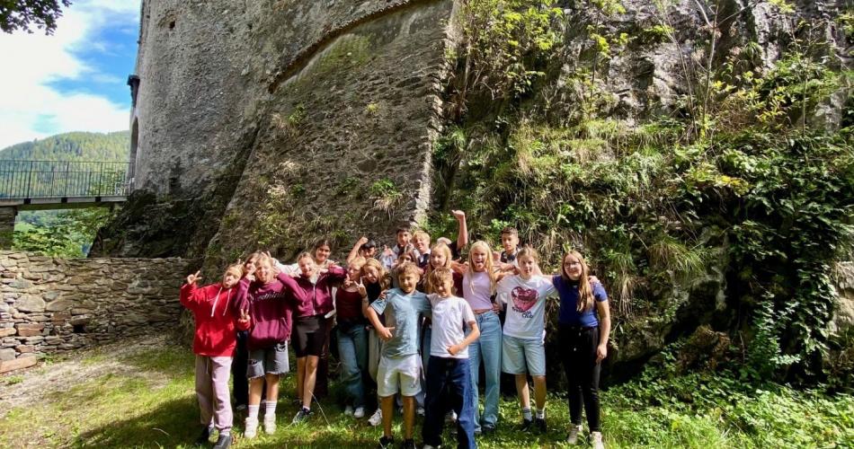 Gruppenfoto bei der Burg Reifenstein