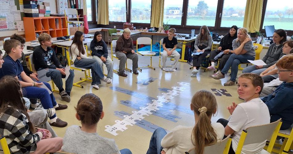 Schüler:innen beim Under18 Projekt