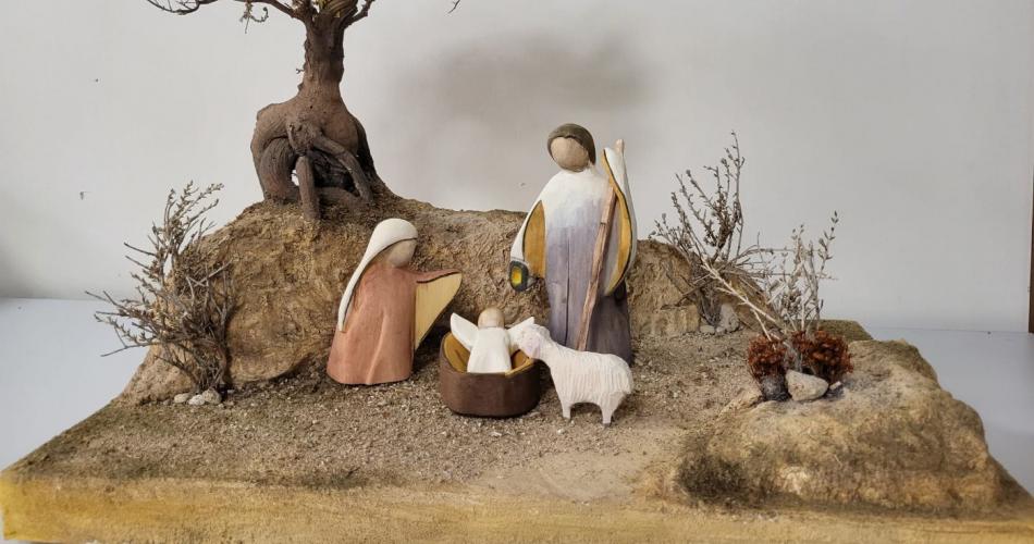 Fassen der Krippenfiguren