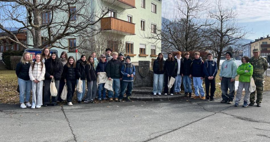 Schüler:innen im Heereslogistikzentrum