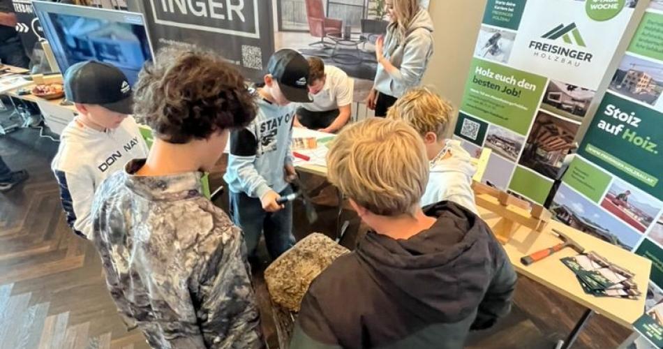 Schüler:innen beim Berufsfestival